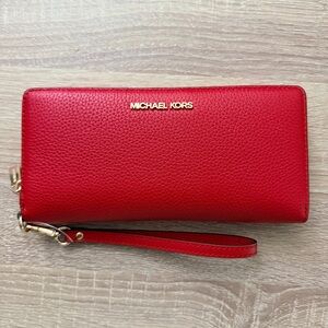 Michael Kors Jet Set Travel large leather continental wallet/Wristlet Bright Red